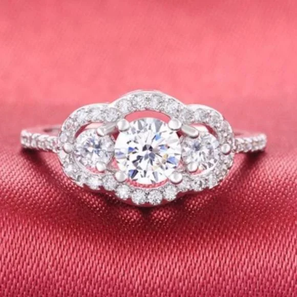 ENGAGEMENT 925 STERLING SILVER DIAMOND RING, CUTE RING, SHINY RING. - Picture 2 of 5